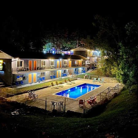 The Wanderoo Lodge Eureka Springs Extérieur photo