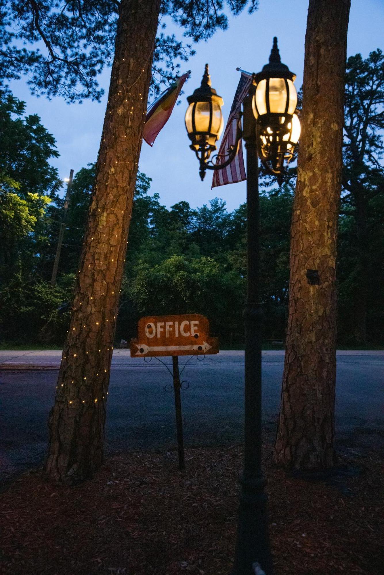 The Wanderoo Lodge Eureka Springs Extérieur photo