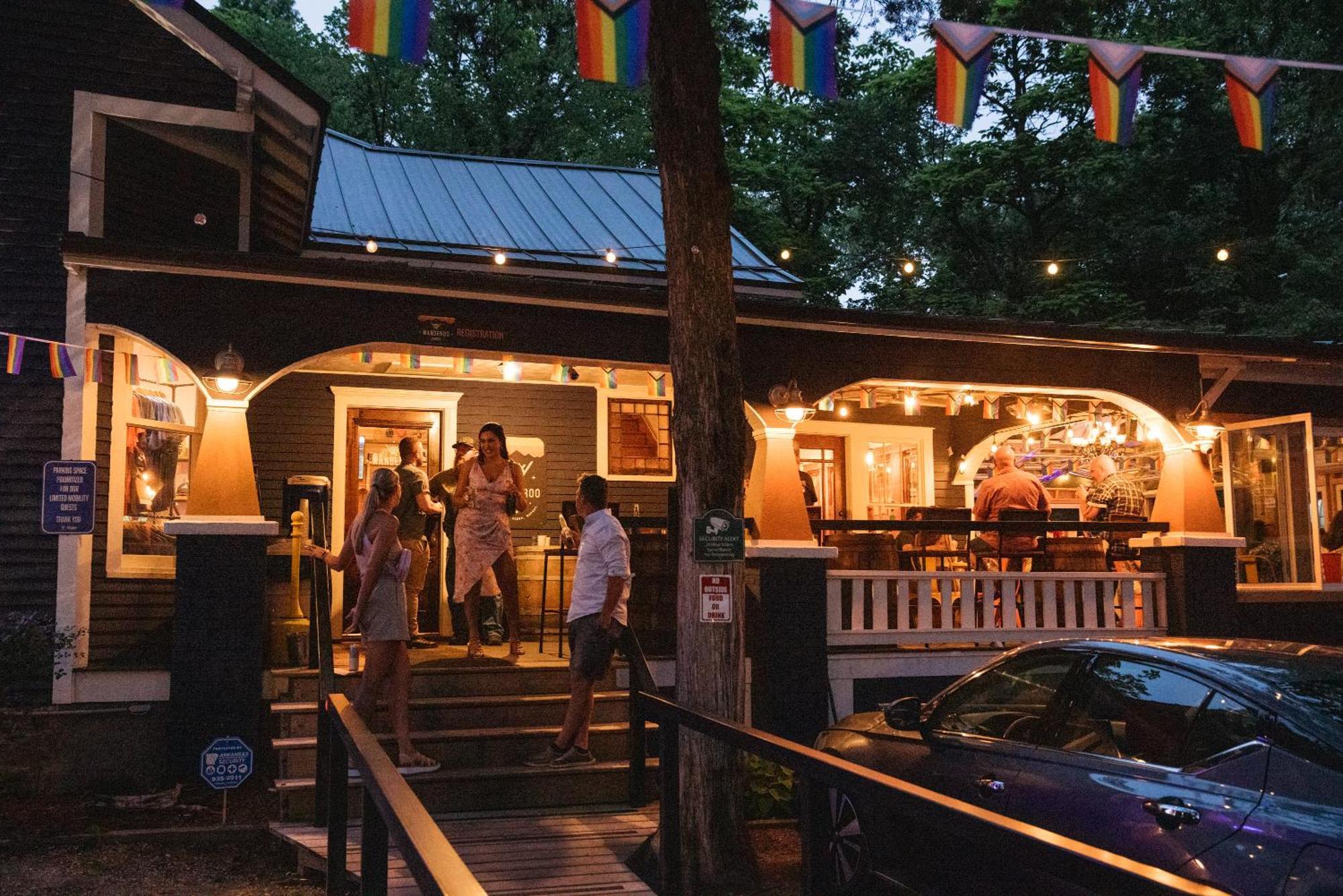 The Wanderoo Lodge Eureka Springs Extérieur photo