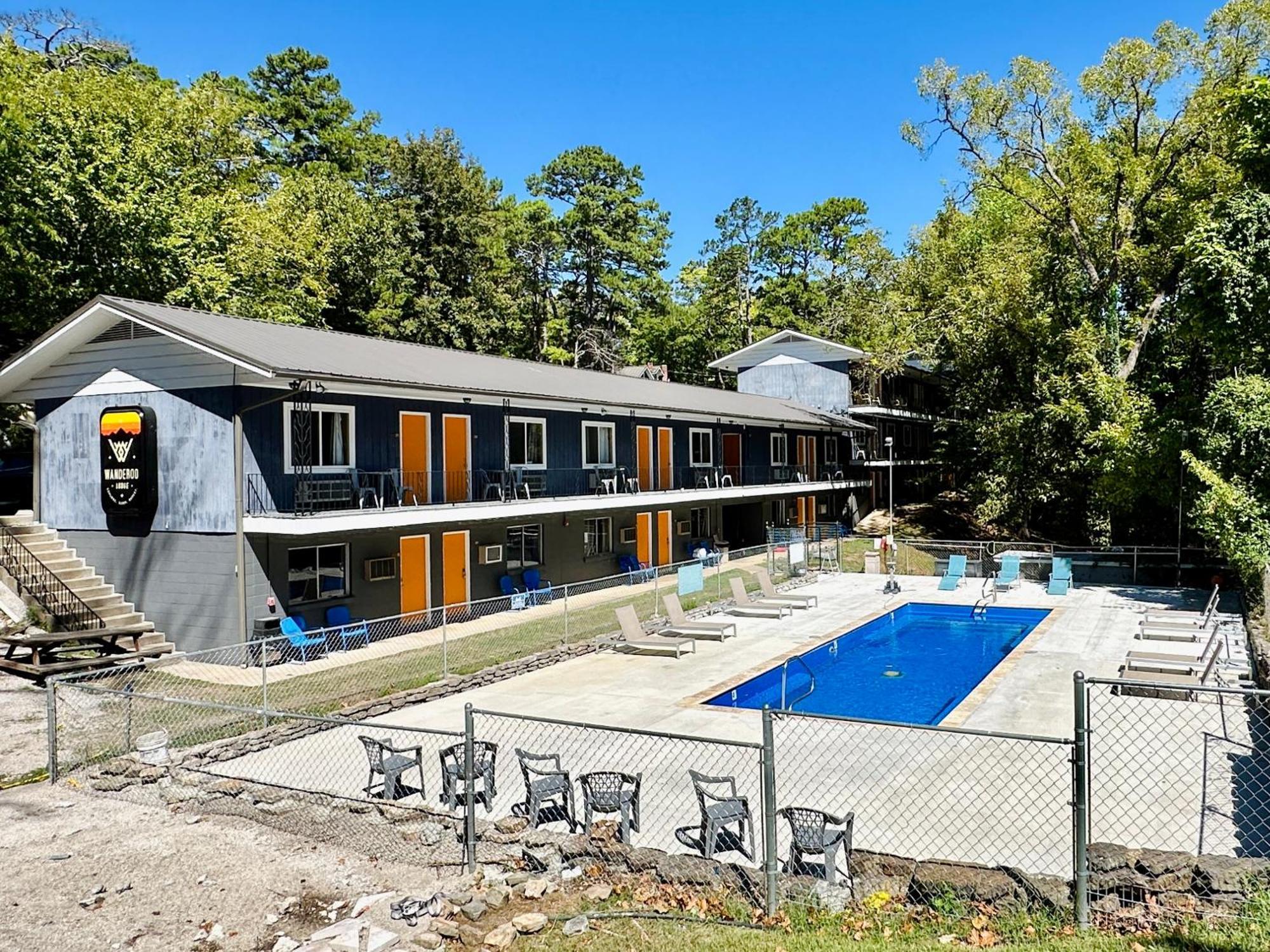 The Wanderoo Lodge Eureka Springs Extérieur photo